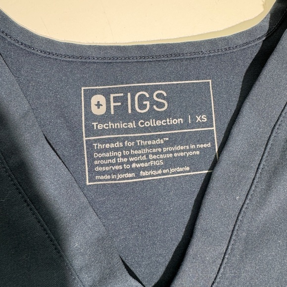 FIGS technical collection top scrub size:XS - Picture 3 of 4